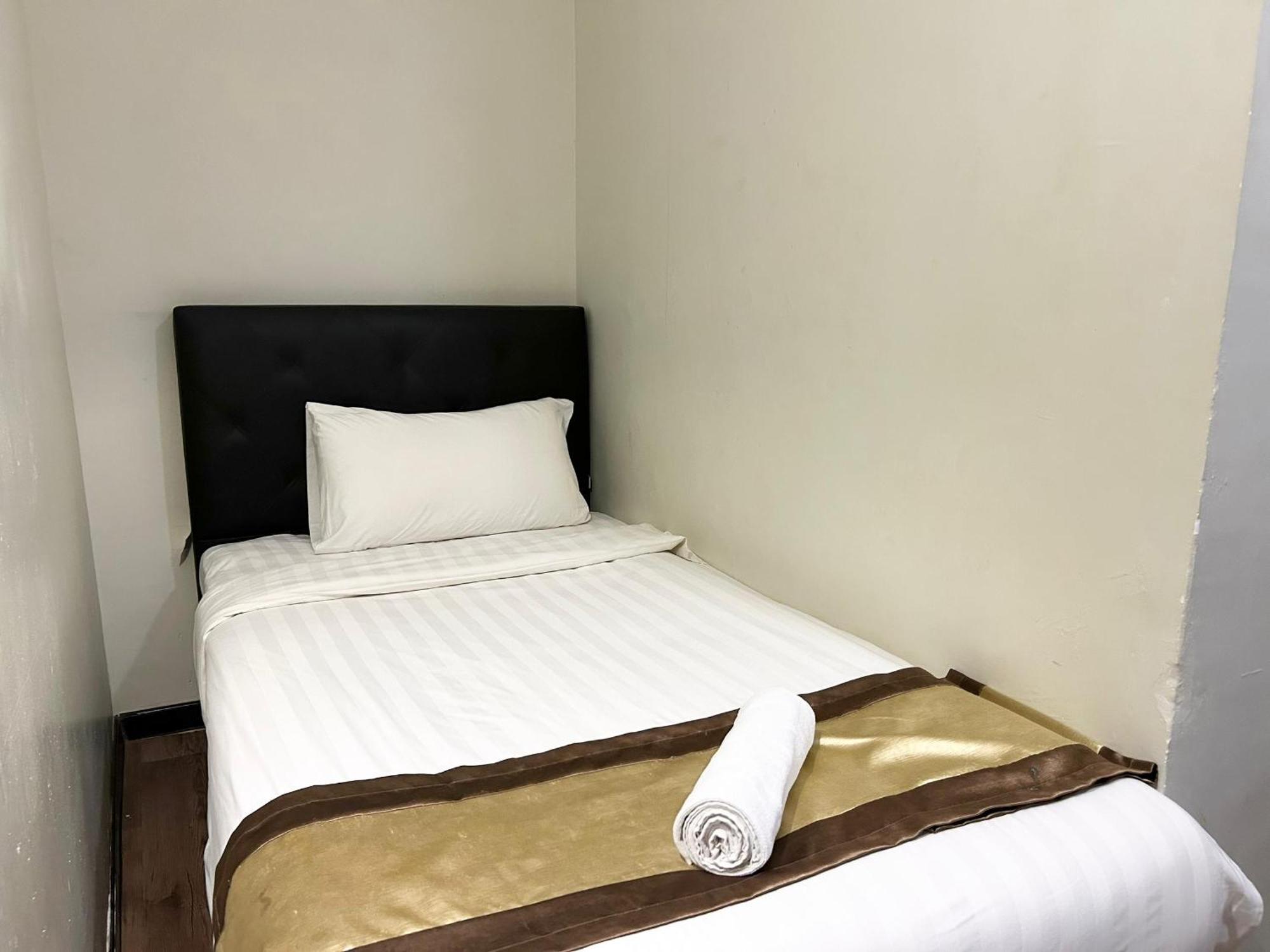 Gill Garden Boutique Hotel Malacca Room photo